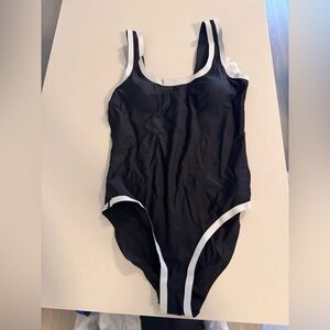 Cupshe black and White Stripe Tummy Control One Piece Size L